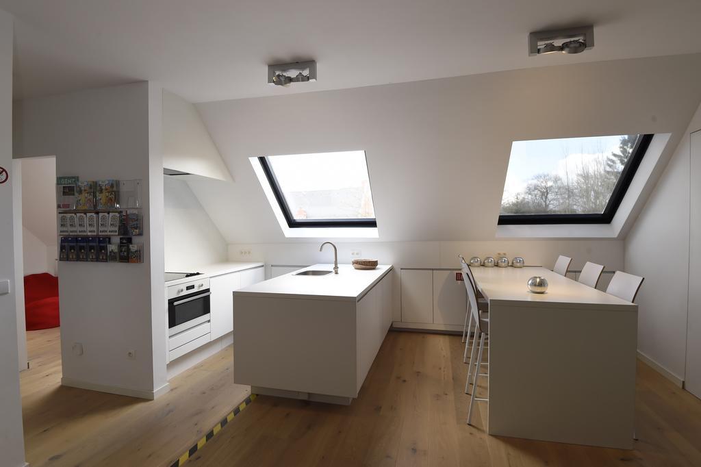 In Apartment Gent